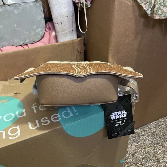 Danielle Nicole Star Wars The Child Species Unknown Crossbody - NWT - Picture 10 of 10